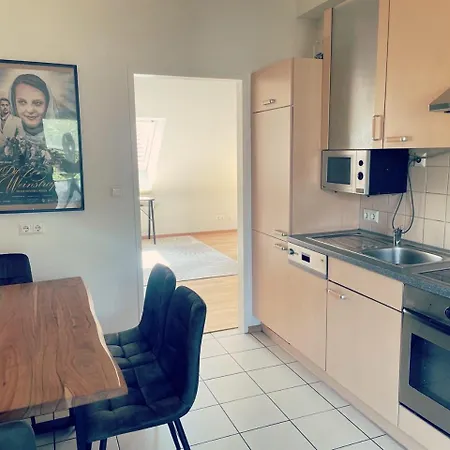 Апартаменти Einzigartiges Loft Im Herzen Von Грац
